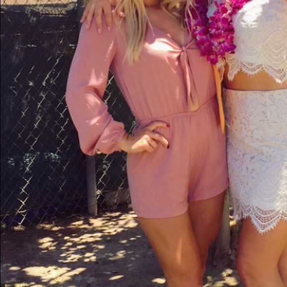 Forever 21 romper - Picture 2 of 2